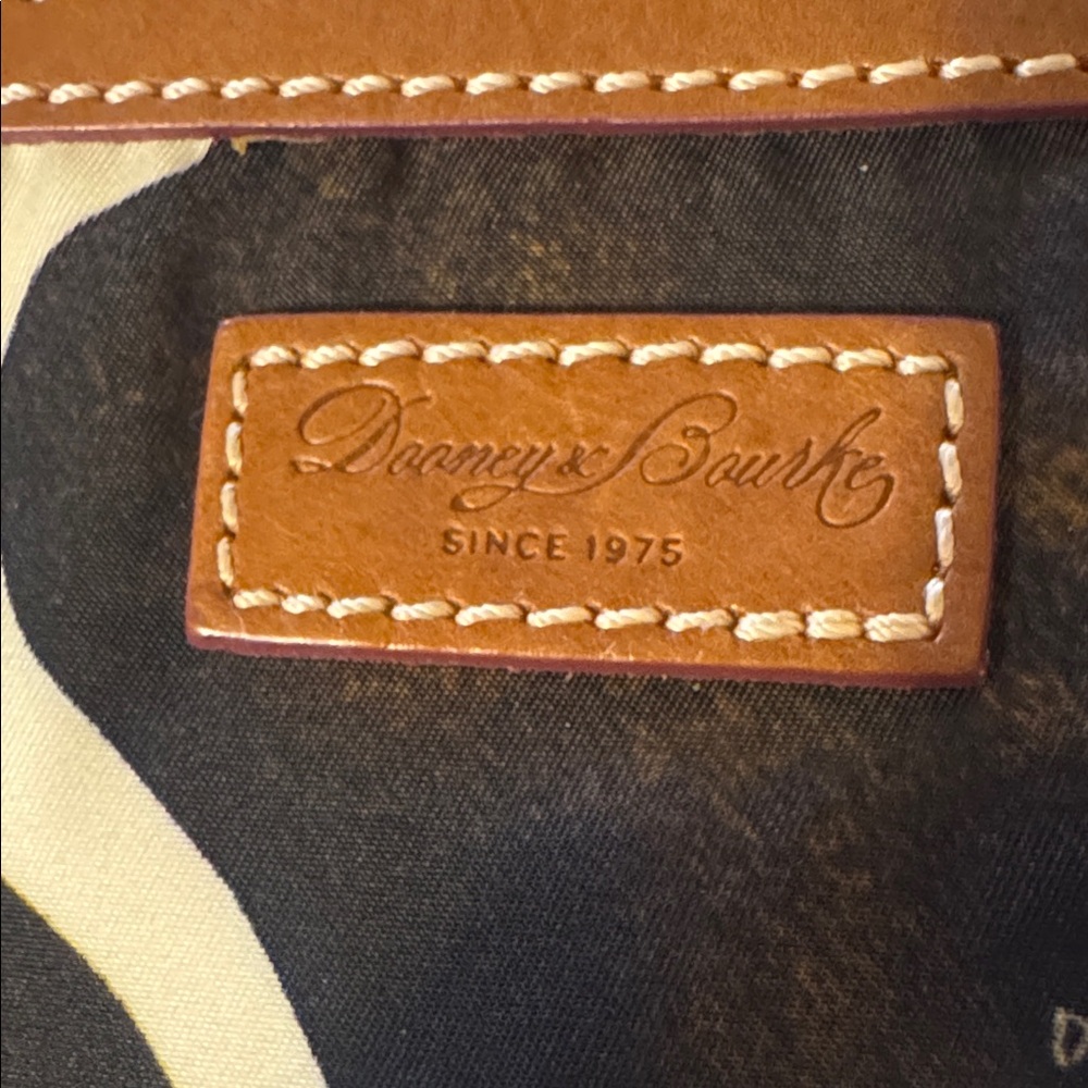 Dooney & Bourke Giraffe Print Wristlet - Picture 2 of 8